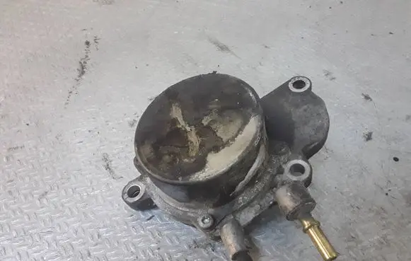 Opel Zafira B Vacuum pump 7009690201