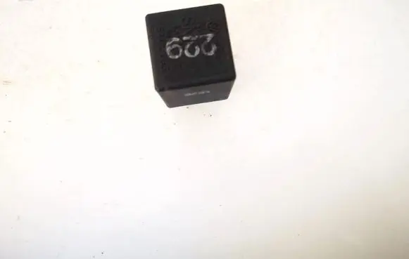 Volkswagen PASSAT B5 Other relay 431955531 5wk1637