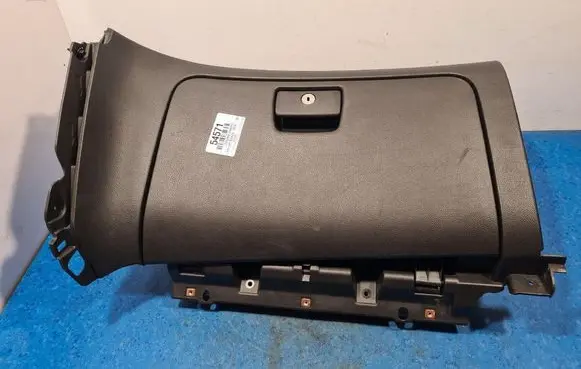 Chevrolet Orlando Front door storage pocket/box 
