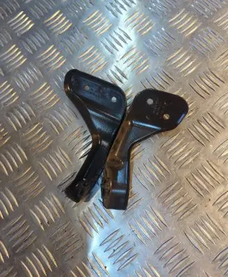 Audi A5 8T 8F Fender mounting bracket 8K2863L 415580H