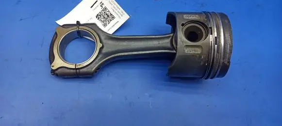 Mercedes-Benz Sprinter W901 W902 W903 W904 Piston with connecting rod