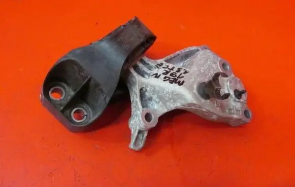 Renault Megane IV Engine mount vacuum valve 112327345R 112100024R