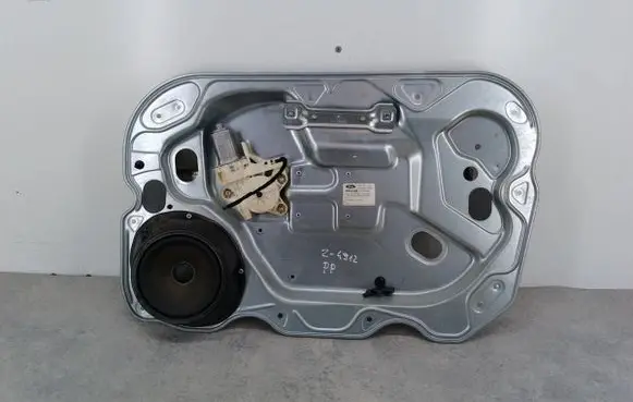 Ford Focus C-MAX Front door window regulator with motor 
