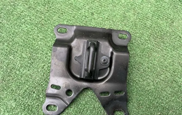Audi A8 S8 D4 4H Engine bonnet/hood lock/latch loop/hook 4H0823186D