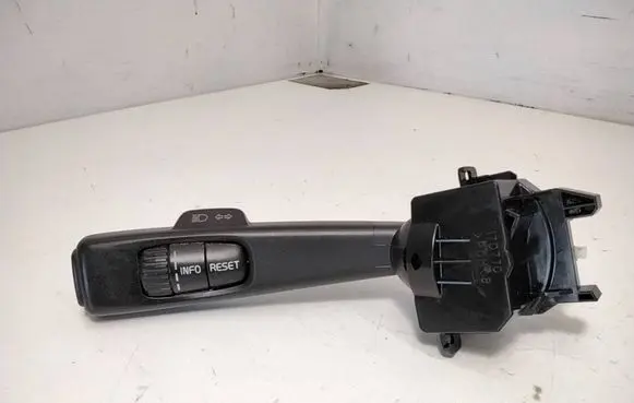 Volvo V50 Indicator stalk 17D770