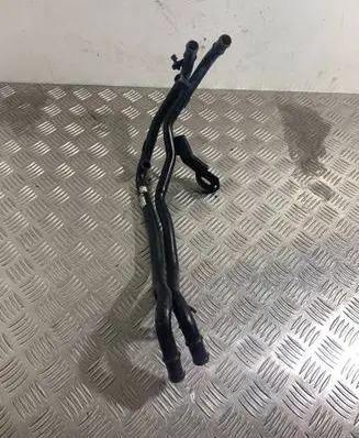 Volkswagen Touareg II Engine coolant pipe/hose 7P6121070AF