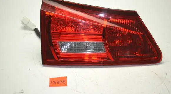 Lexus IS 220D-250-350 Tailgate rear/tail lights 13935