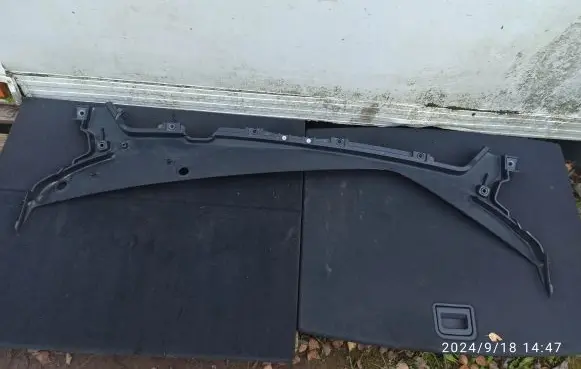Tesla Model Y Wiper trim 149260300C 149729200C