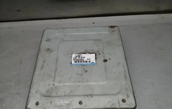 Mazda 6 Engine control unit/module E6T52472H2 L32718881H