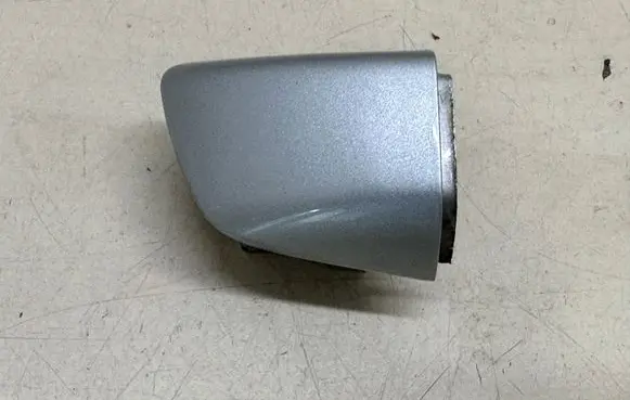 Volkswagen Touareg II Front door handle cover 7P6839168