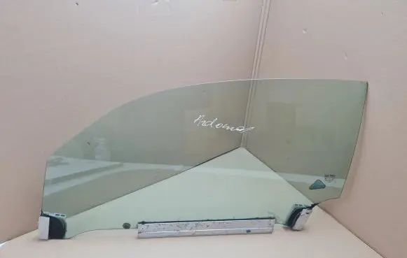 Jaguar XK8 - XKR Front door window/glass (coupe) 43R00002