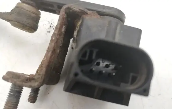 Mercedes-Benz E W211 Headlight/headlamp level sensor A0105427717