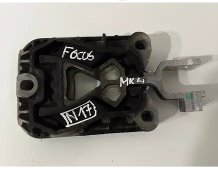 Engine mount bracket