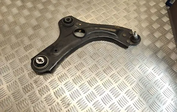 Renault Clio V Front lower control arm/wishbone 545042511R
