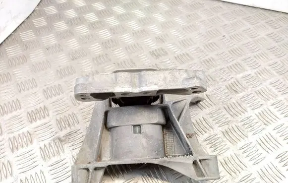 Peugeot 308 Engine mount bracket 4A103720