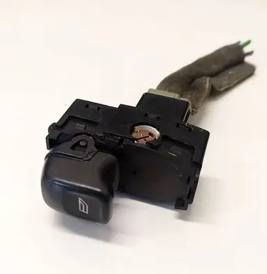 Volvo V70 Electric window control switch 8685288