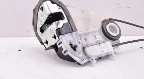 Toyota Verso-S Rear door lock