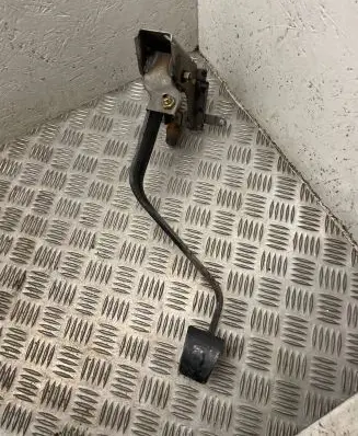 KIA Sorento Clutch pedal 