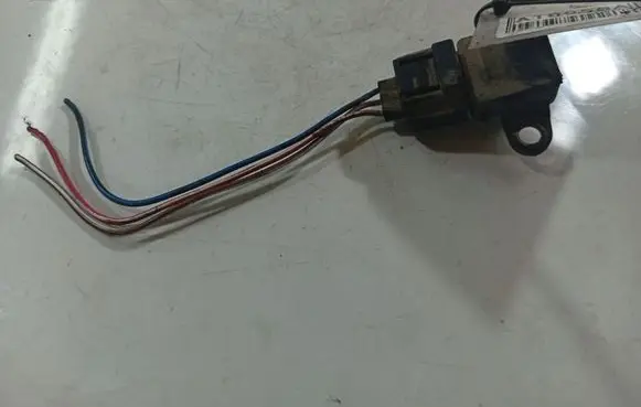 Opel Zafira A Air pressure sensor 24426679