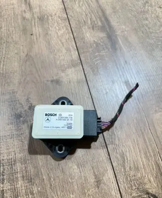 Mercedes-Benz E W212 ESP acceleration yaw rate sensor a0055422618 0265005735