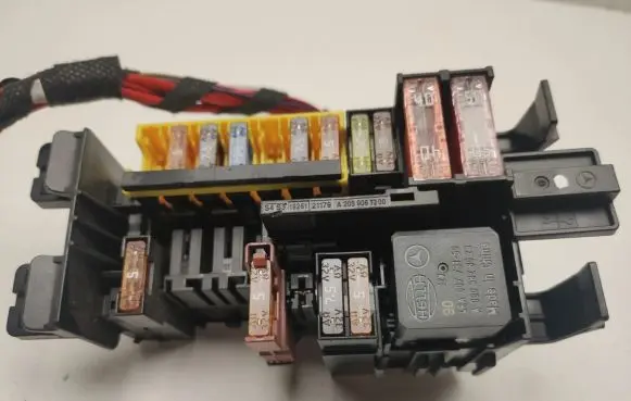 Mercedes-Benz C W205 Fuse module A2059067200