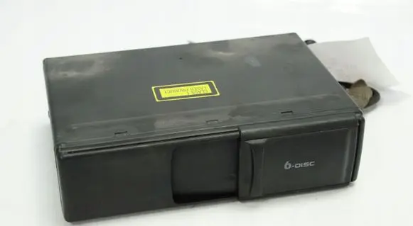 Audi A4 S4 B5 8D CD/DVD changer 