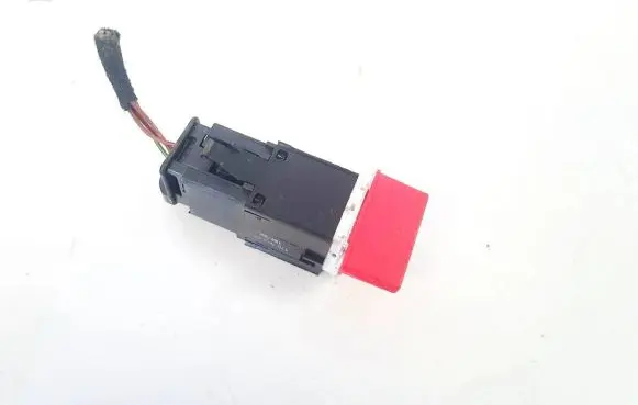 Volkswagen Touran I Hazard light switch