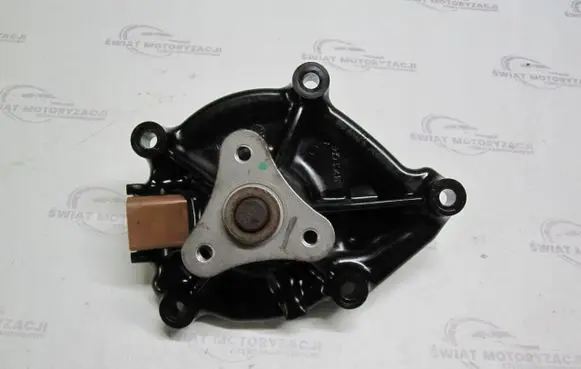 Peugeot 3008 II Water pump V755699380