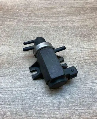Volkswagen PASSAT B5.5 Turbo solenoid valve 1H0906627