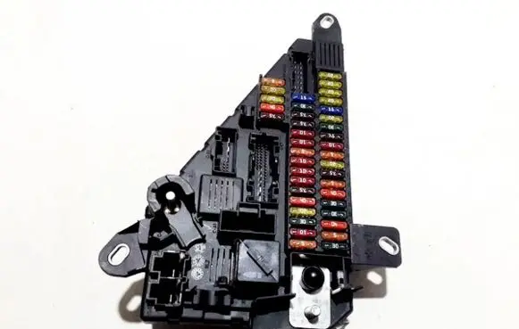 BMW 5 E60 E61 Fuse box set 690661901 6906619-01
