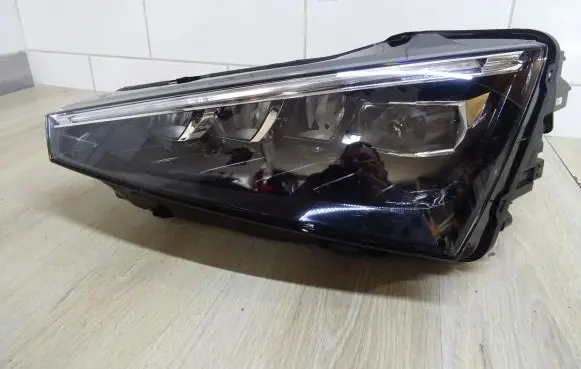 Skoda Scala Headlight/headlamp 657941015C