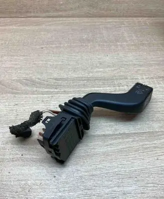 Volkswagen PASSAT B6 Wiper control stalk 090243395