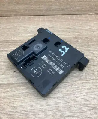 Mercedes-Benz E W211 Door control unit/module 2118201626 356806Used