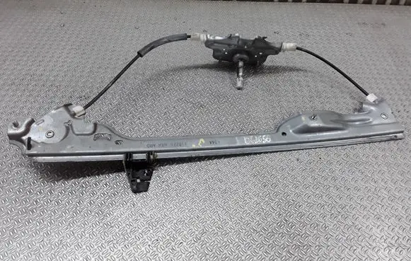 Rear door manual window regulator