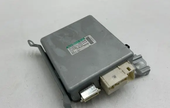 Toyota Avensis T270 Power steering control unit/module 8965005100 6900001686 1129002522