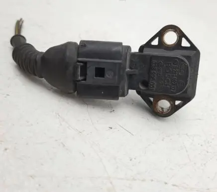 Audi Q7 4L Turbo air boost pressure sensor 038906051 0281002177