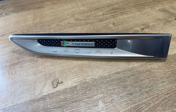 Jaguar XE Fender trim (molding) GX73280B11AC