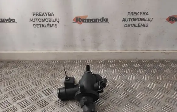 Mercedes-Benz E C207 W207 Thermostat/thermostat housing A6512000615