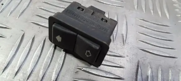 BMW 5 E39 Electric window control switch 8368974