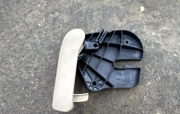 Audi A8 S8 D4 4H Engine bonnet (hood) release handle 4H1823633