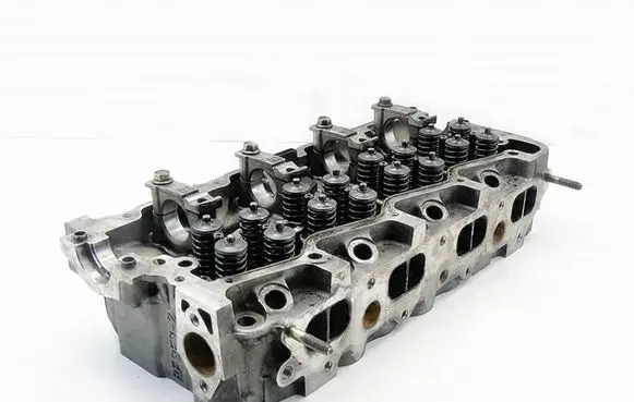 Mazda 323 Engine head RF3F3-2