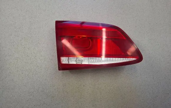 Volkswagen PASSAT B7 3AF945093L 605511