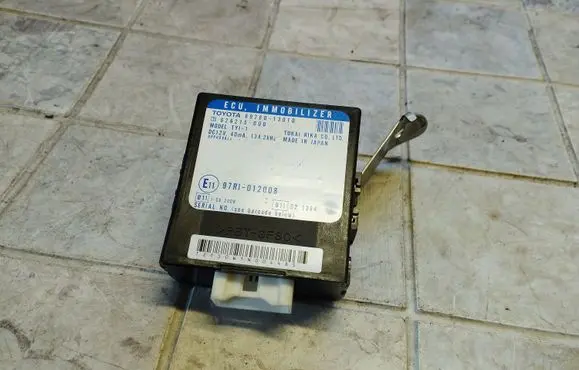 Toyota Corolla Verso E121 Immobilizer control unit/module 8978013010 626215000