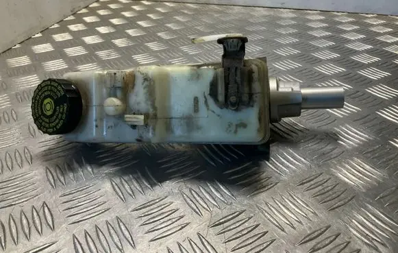 Toyota Avensis T270 Master brake cylinder