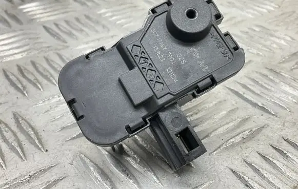 Seat Leon (5F) Fuel tank cap lock 7P0810773F