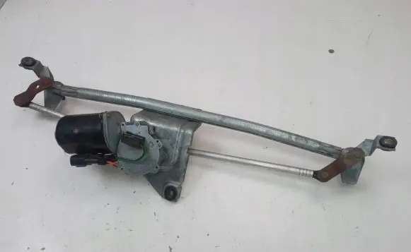 Opel Astra F Front wiper linkage and motor