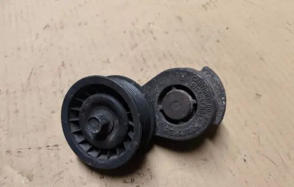 Jeep Grand Cherokee Alternator belt tensioner 53010158