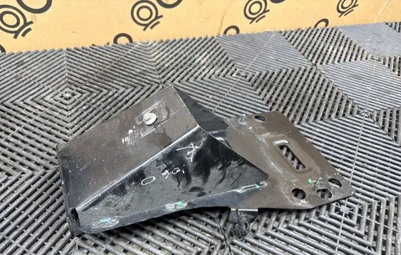 Alfa Romeo Giulia Front bumper mounting bracket