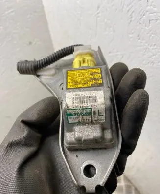 Toyota Avensis Verso Airbag deployment crash/impact sensor 8983044010
