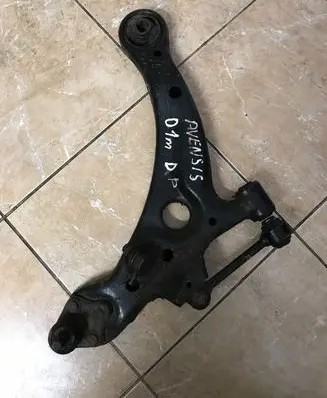 Toyota Avensis T220 Front lower control arm/wishbone